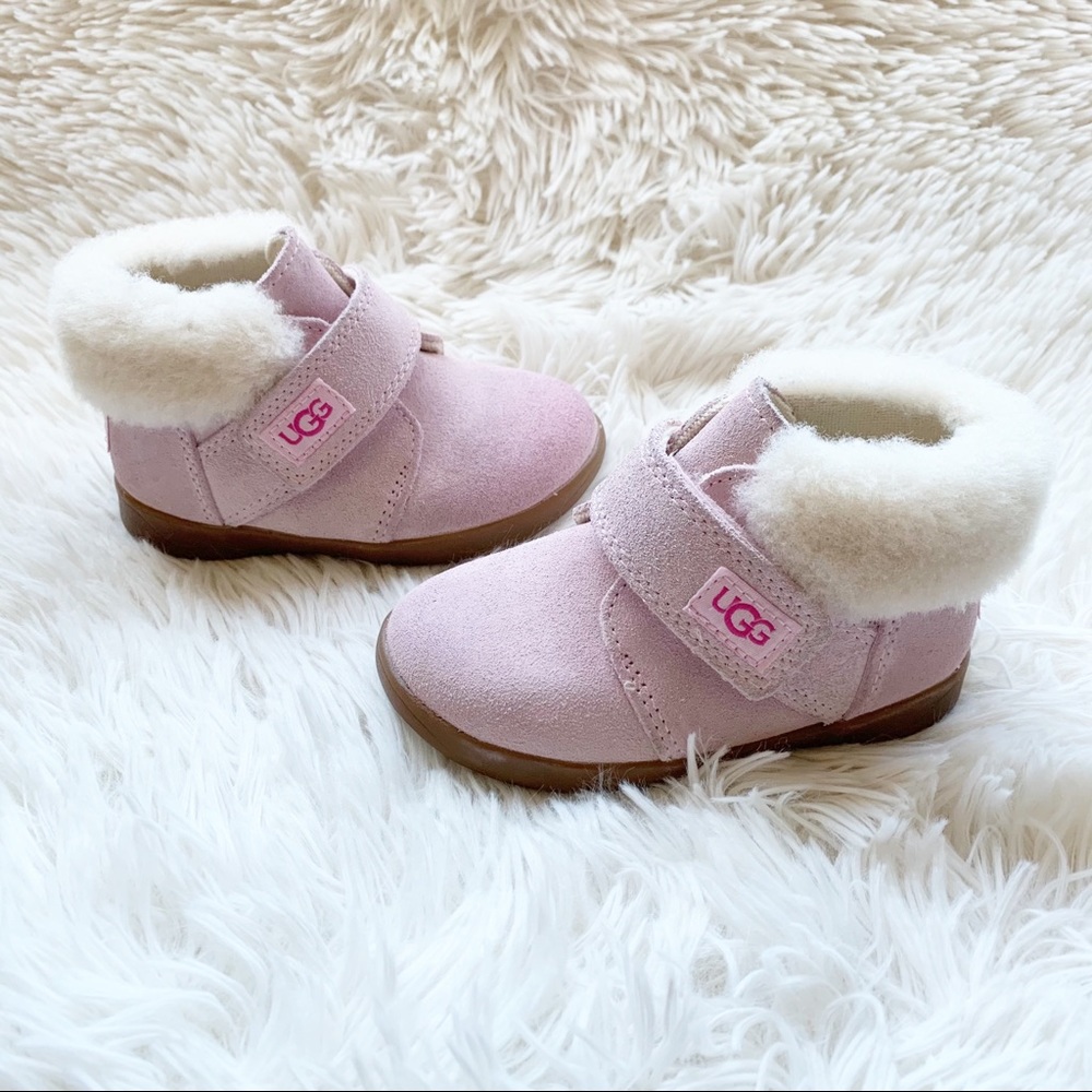 UGG Girls Boots Pink Sheepskin Size 7